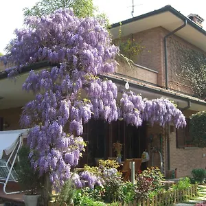 Les Fleurettes Bed & Breakfast